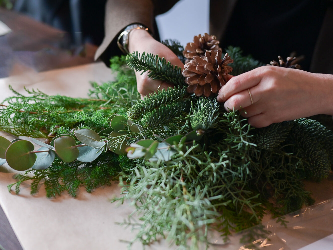 クリスマスを彩るリース作り